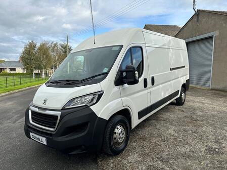 PEUGEOT BOXER 2.2 BlueHDi 335 Professional