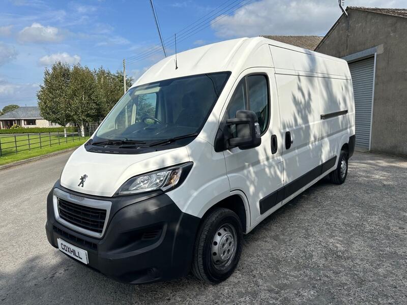 PEUGEOT BOXER 2.2 BlueHDi 335 Professional